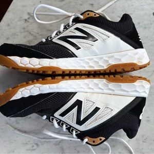 Like New-New Balance Fresh Foam 3000 v4 Turf Trainer Baseball turf shoes size 8